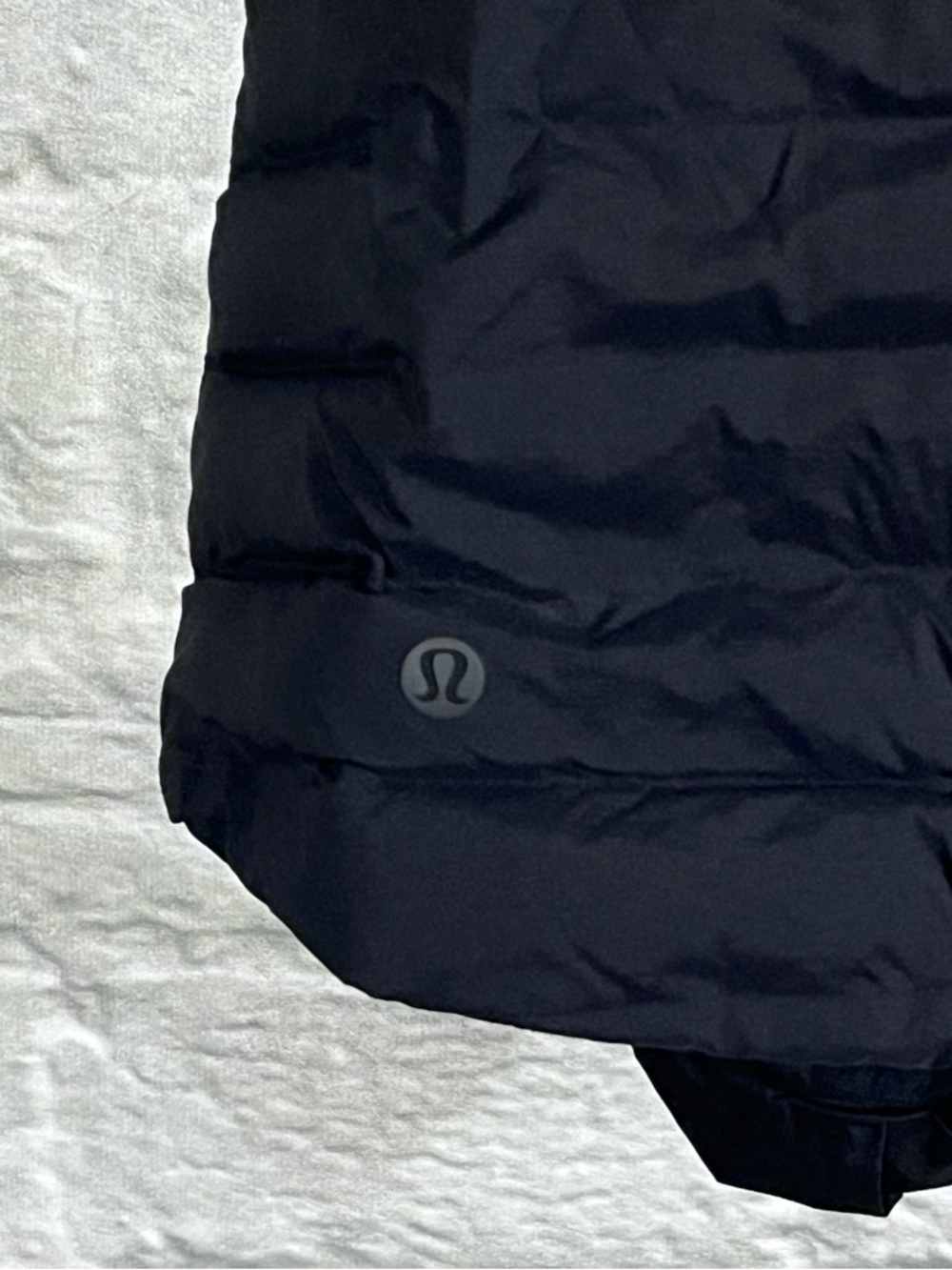 Lululemon size 6 Pack it Down Vest - Black - Windproof Waterproof 700-fill-power - Picture 14 of 16